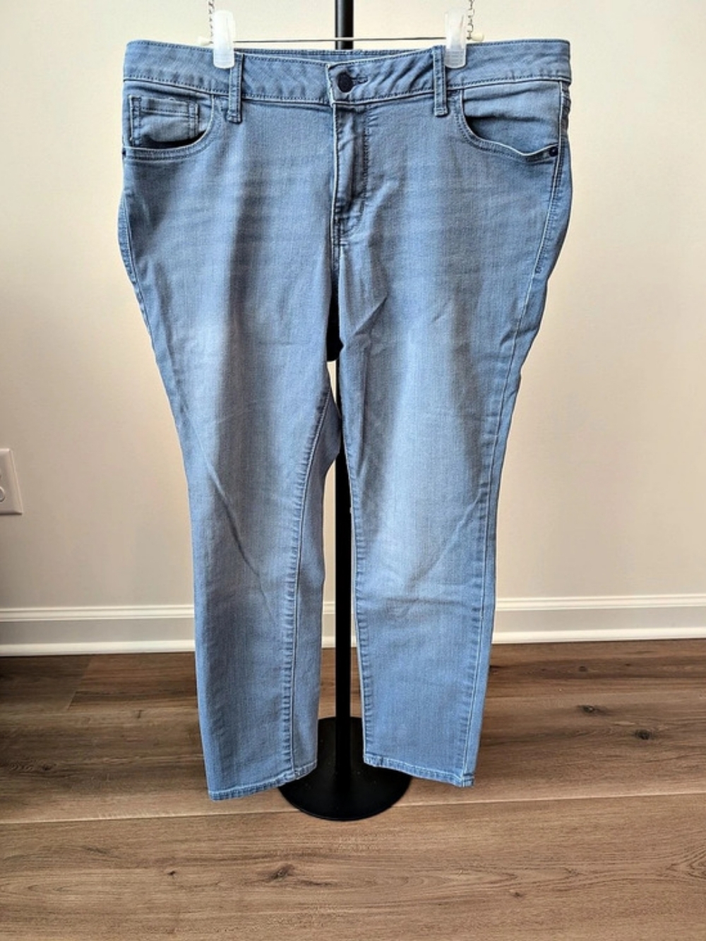 Old Navy Mid-Rise Rockstar Jeans 14 Petite Like New